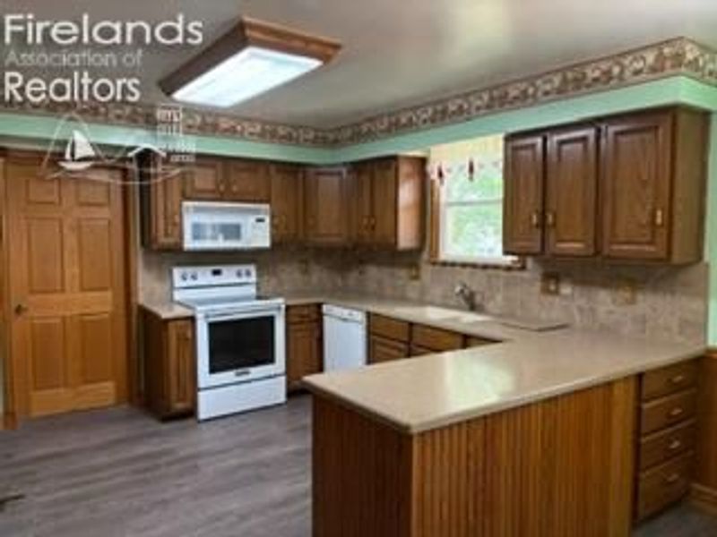 208 W Main Street, McComb, OH 45858 Photo 27