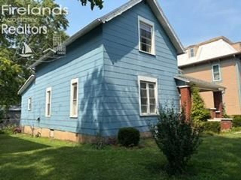 208 W Main Street, McComb, OH 45858 Photo 3