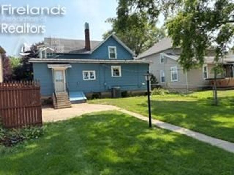 208 W Main Street, McComb, OH 45858 Photo 4