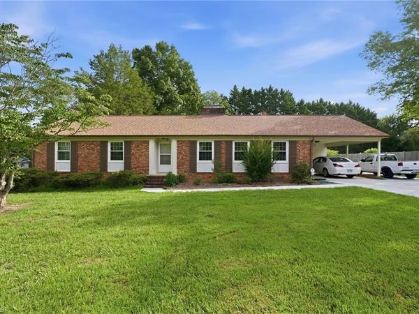 120 Tangle Drive, Jamestown, NC 27282