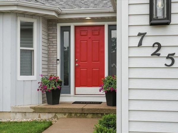 725 Foxfield Road, Oregon, WI 53575