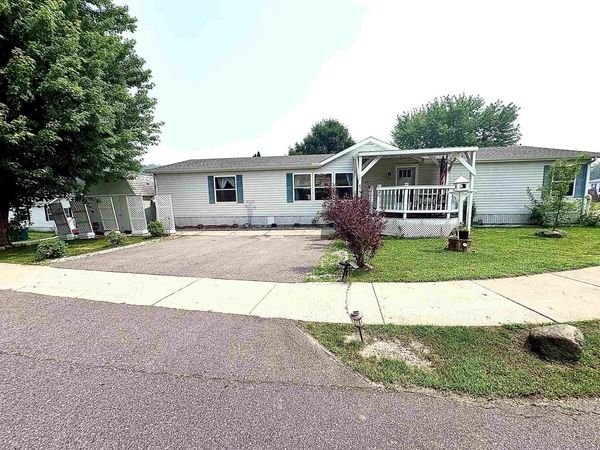 904 Moore Street, Unit 471, Baraboo, WI 53913