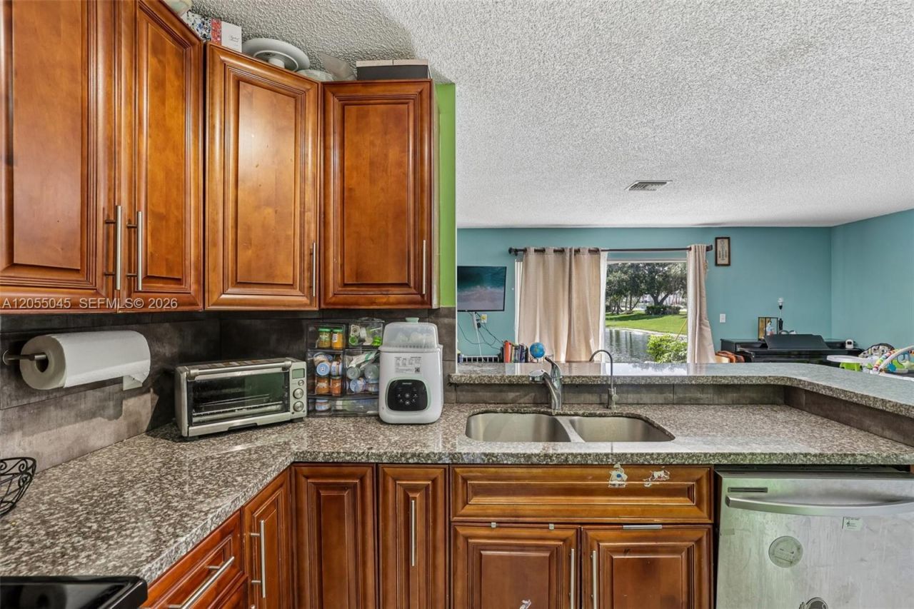 115 NW 108th Ave , Pembroke Pines, FL 33026 Photo
