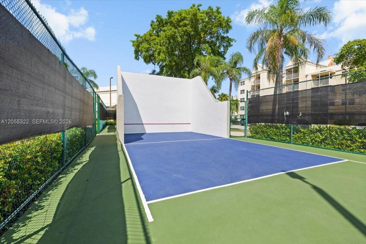 8290 Lake Dr, Unit 130, Doral, FL 33166 Photo