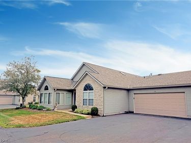 4216 Tannybrooke Lane NW, Unit 12B, Canton, OH 44718