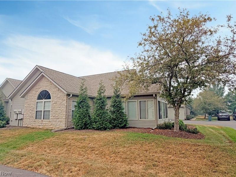 4216 Tannybrooke Lane NW, Unit 12B, Canton, OH 44718 Photo 3