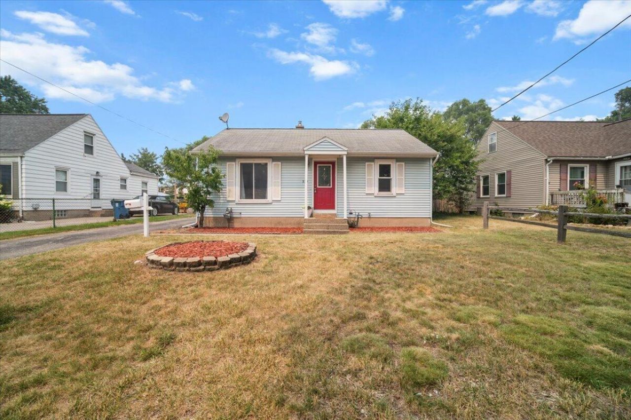 939 Canterbury Street Sw, Wyoming, MI 49509 Main Photo