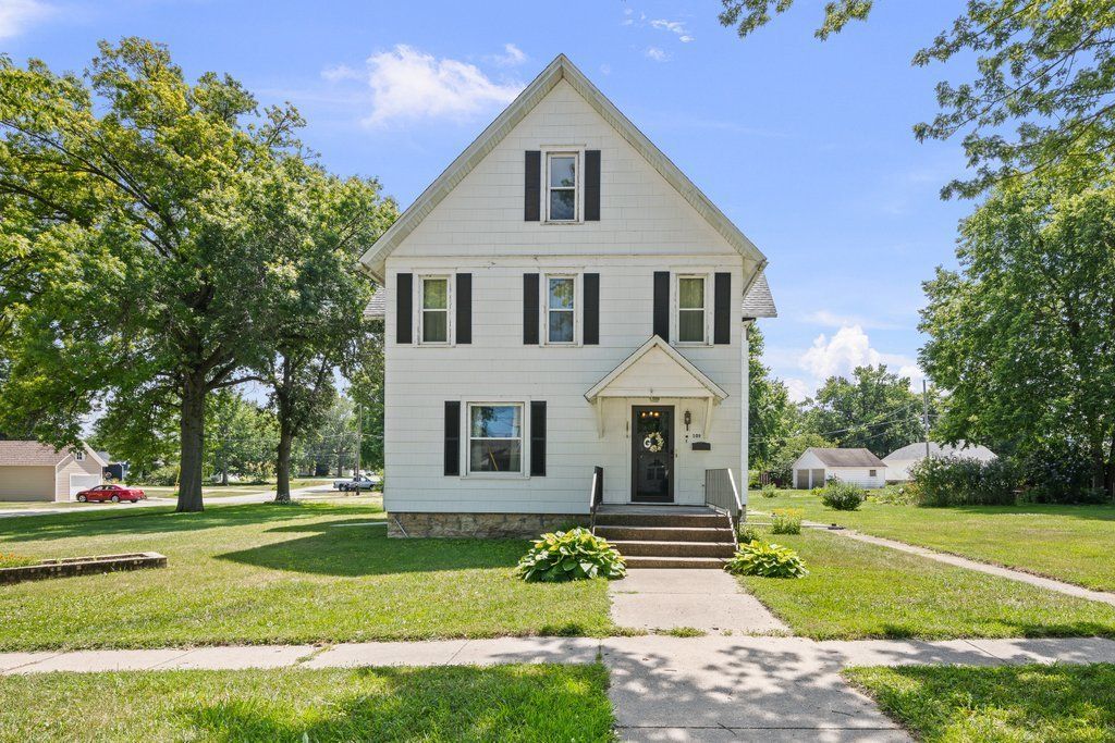 109 E Main Street , Atkinson, IL 61235