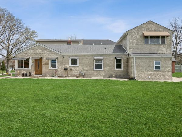 117 Sunrise Avenue , Willowbrook, IL 60527