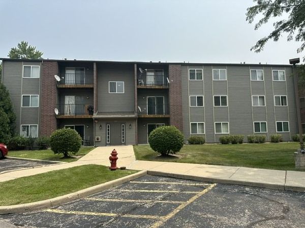 727 Elm Lane , Unit 308, Woodstock, IL 60098