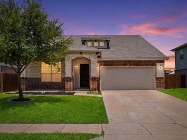 3905 Polar Brook Drive, Fort Worth, TX 76244