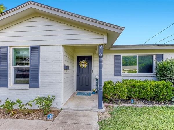 216 N Prairie View Road, Crowley, TX 76036