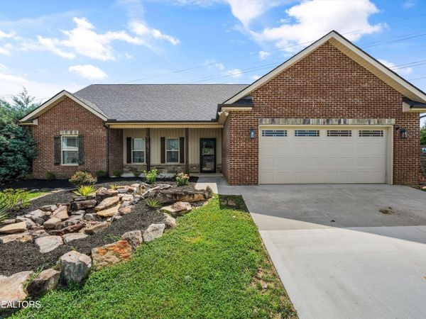 556 Greystoke Lane, Knoxville, TN 37912