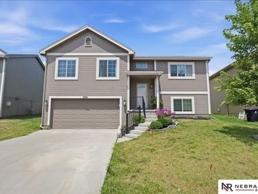 9118 Potter Street, Omaha, NE 68122