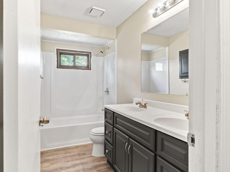 4780 Carbondale Drive , Columbus, OH 43232 Photo 24