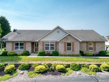 618 Willow Point Court, Troy, OH 45373