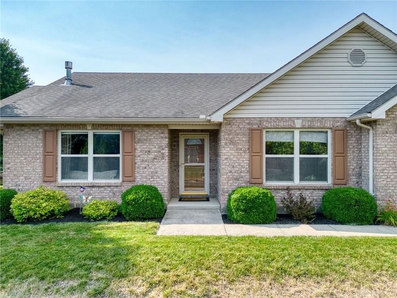 618 Willow Point Court, Troy, OH 45373 Photo 2