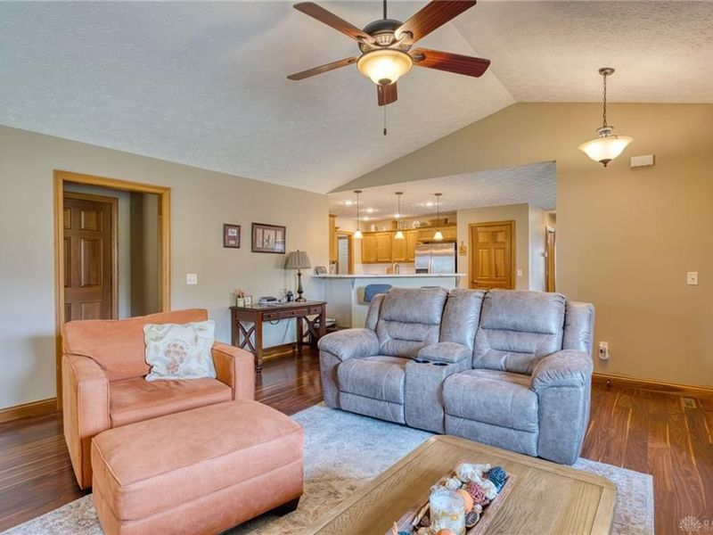 618 Willow Point Court, Troy, OH 45373 Photo 8