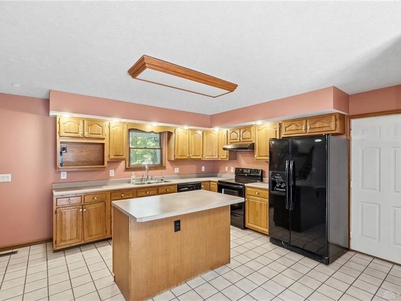 806 Claymore Court, Tipp City, OH 45371 Photo 10