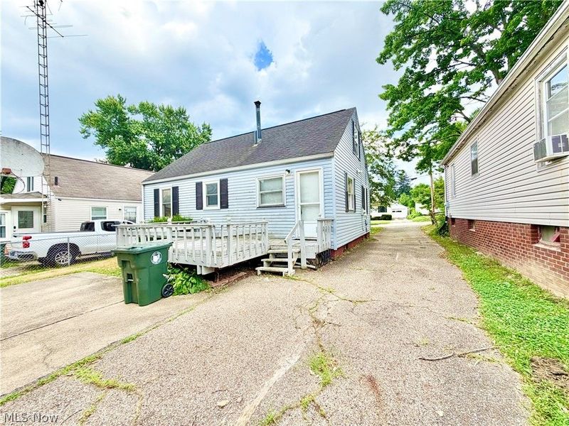 1611 27th Street NE, Canton, OH 44714 Photo 3
