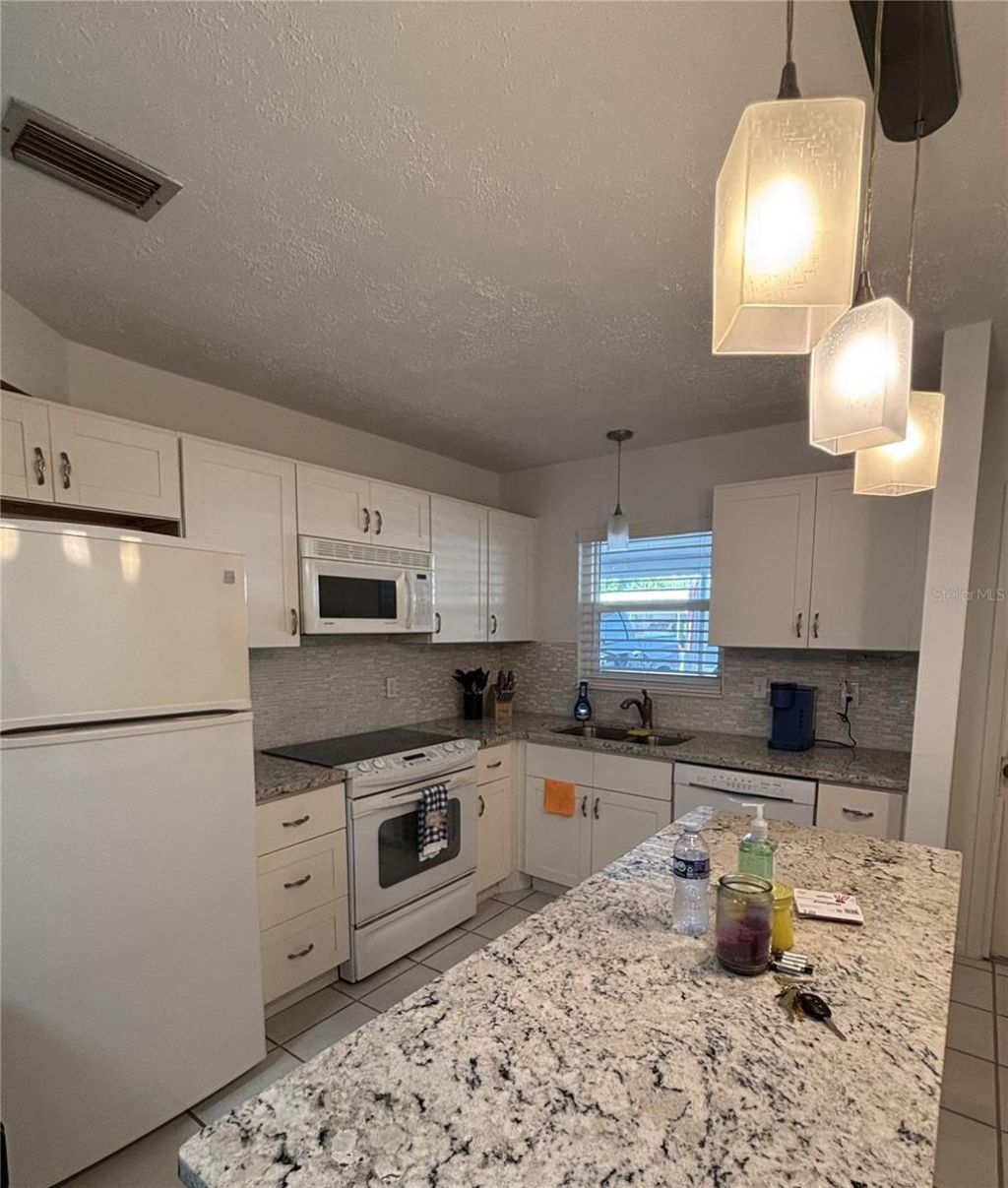 2115 9th Avenue W, Unit 6B, Bradenton, FL 34205 Photo