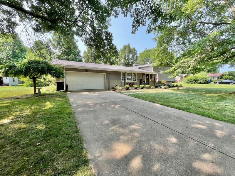 1129 Royal Court NE, Lancaster, OH 43130 Photo 4