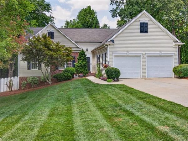 208 Cotswold Lane , King, NC 27021
