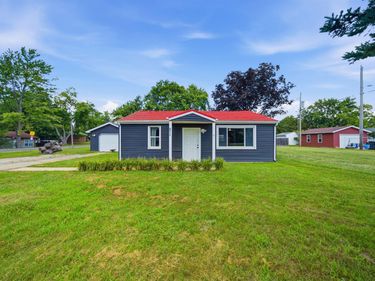 211 ENTRANCE Drive, Pekin, IL 61554