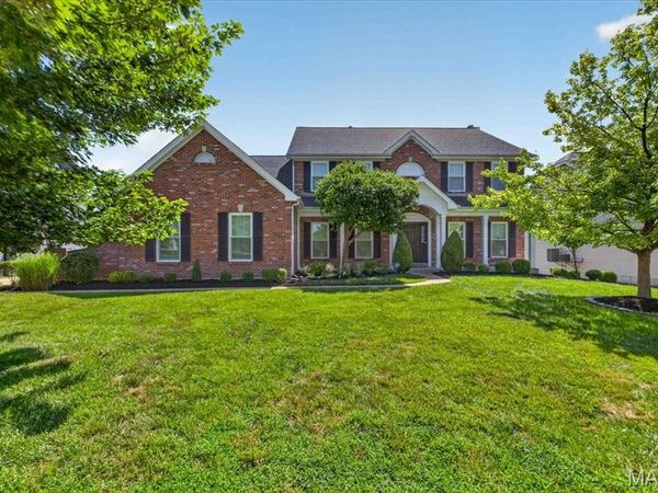 9326 Caddyshack Circle, St Louis, MO 63127