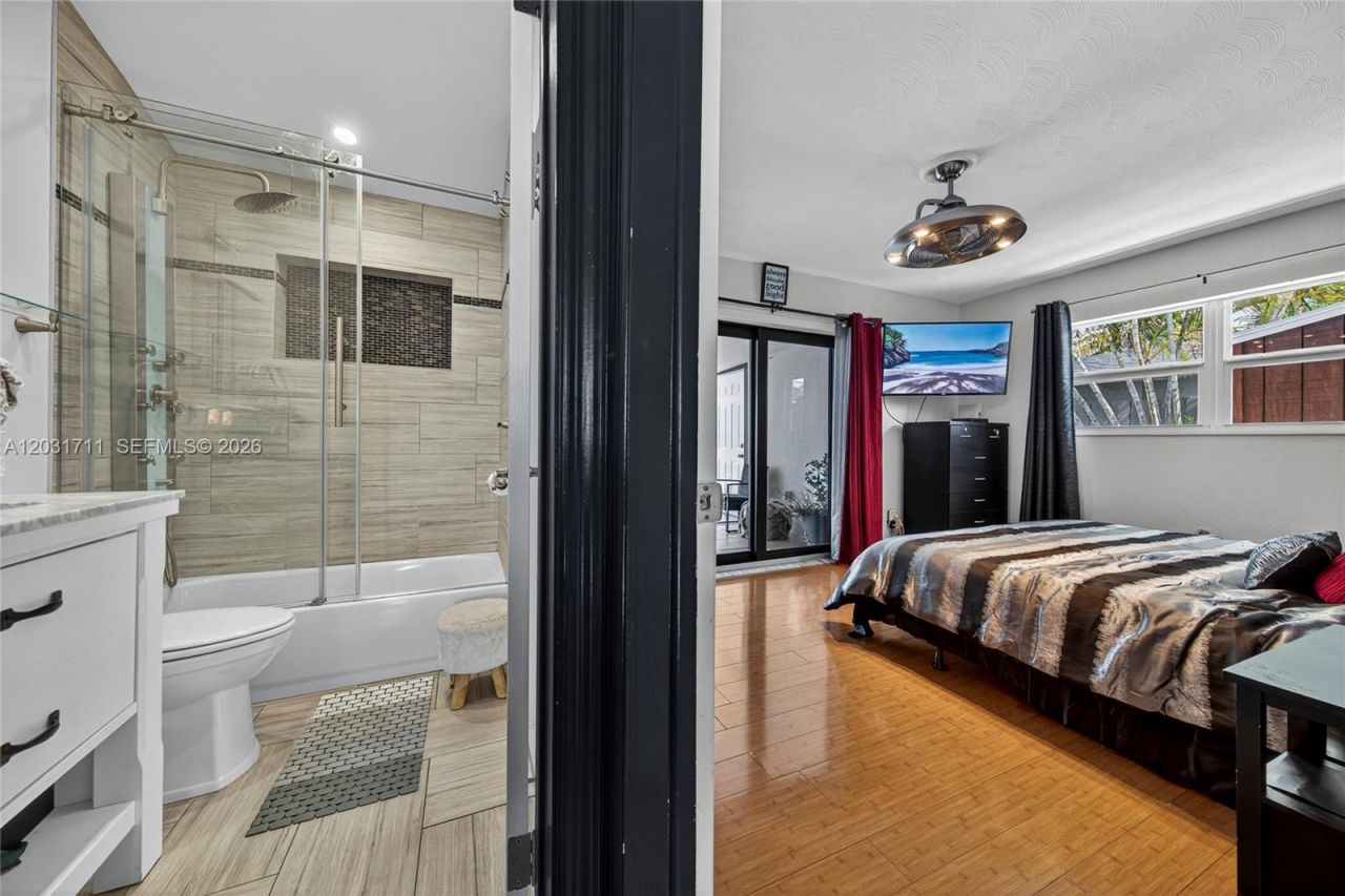 380 SE 1st Ter , Pompano Beach, FL 33060 Photo