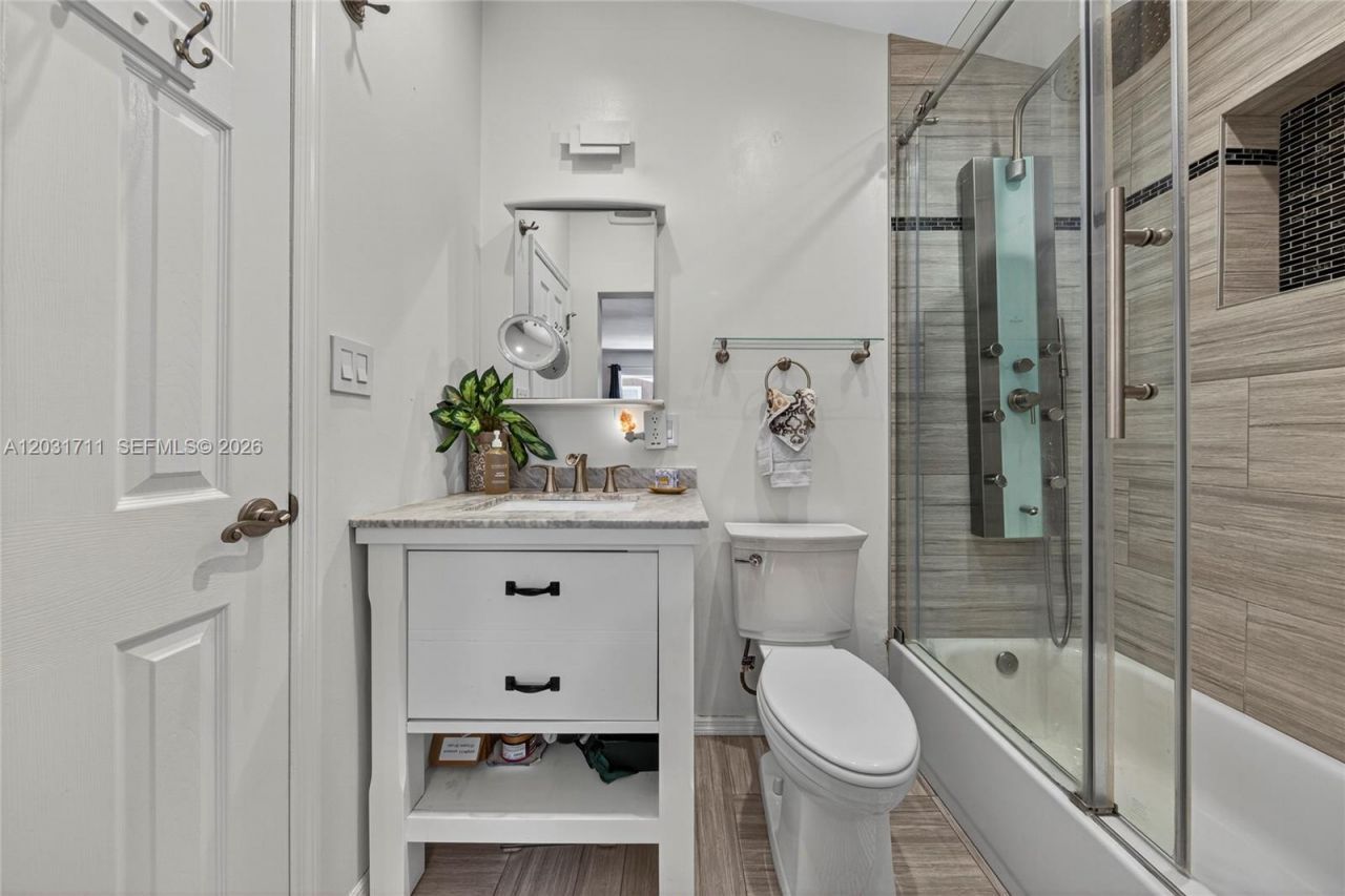 380 SE 1st Ter , Pompano Beach, FL 33060 Photo