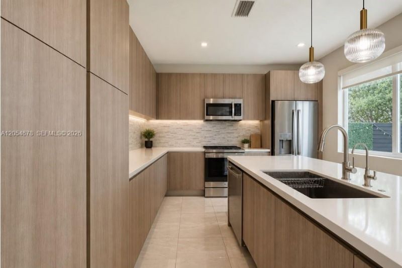 10384 NW 67th Ter , Doral, FL 33178 Photo