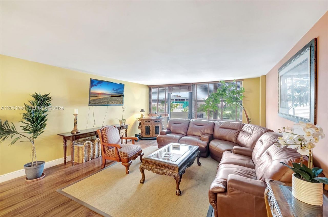 10101 E Bay Harbor Dr , Unit 502, Bay Harbor Islands, FL 33154 Photo