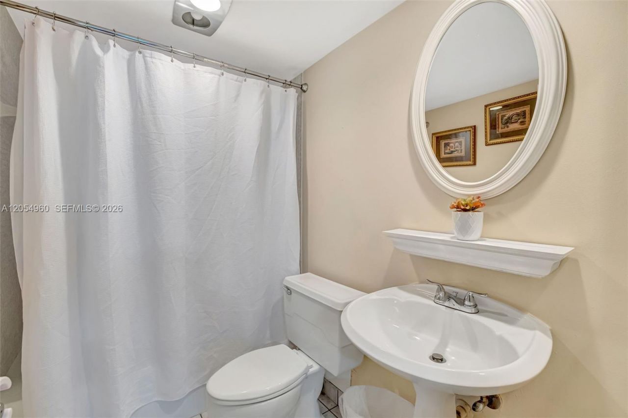 10101 E Bay Harbor Dr , Unit 502, Bay Harbor Islands, FL 33154 Photo