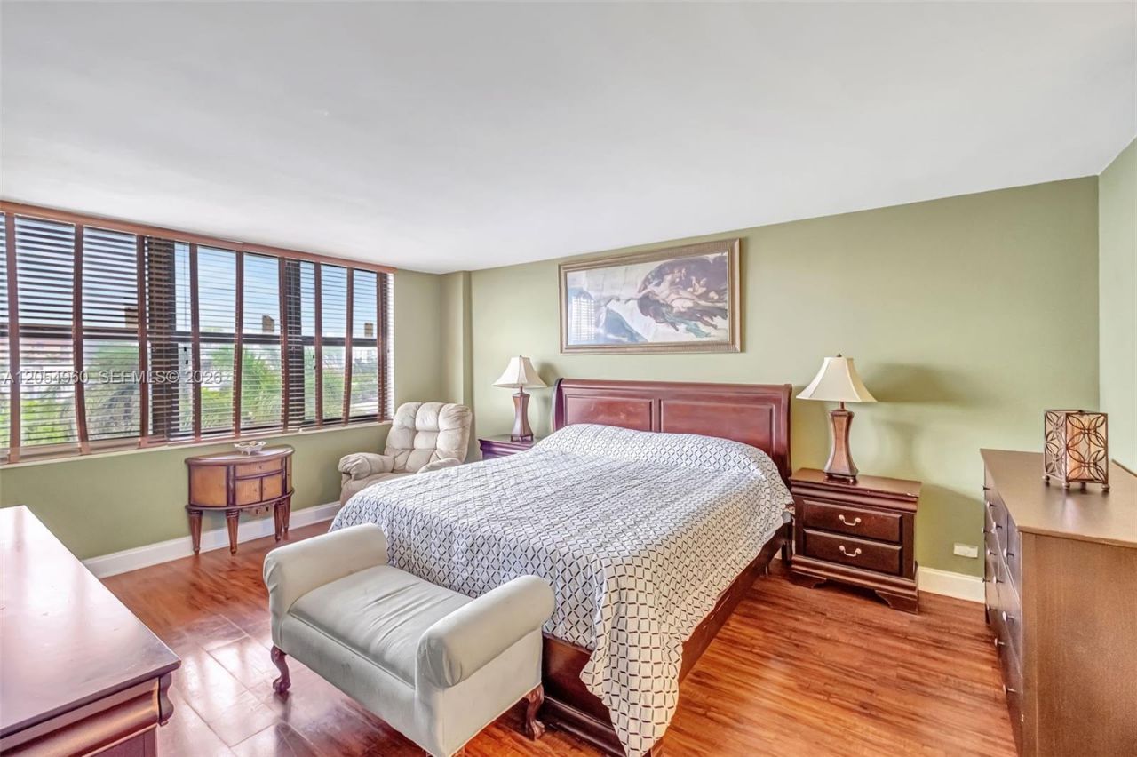 10101 E Bay Harbor Dr , Unit 502, Bay Harbor Islands, FL 33154 Photo
