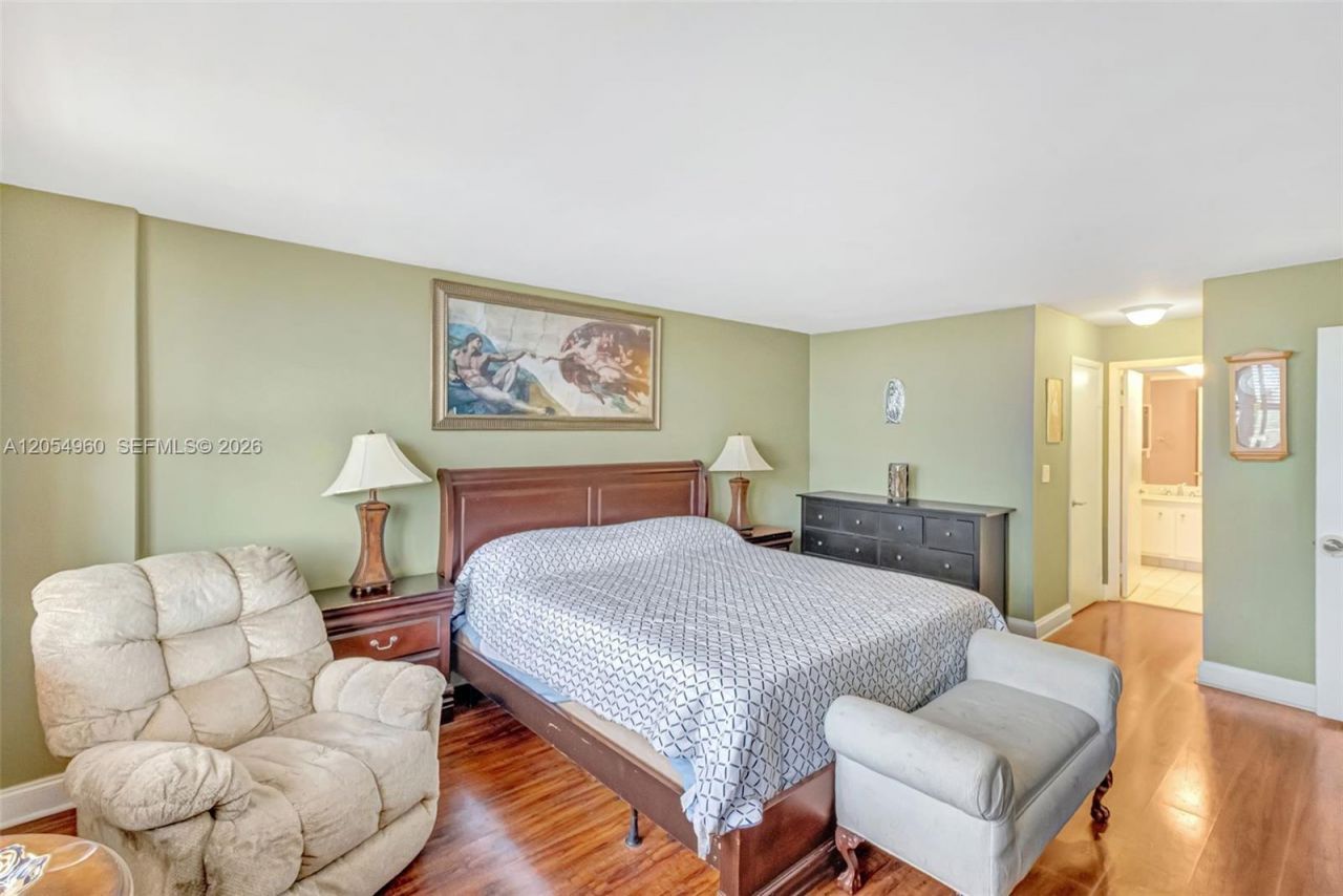 10101 E Bay Harbor Dr , Unit 502, Bay Harbor Islands, FL 33154 Photo