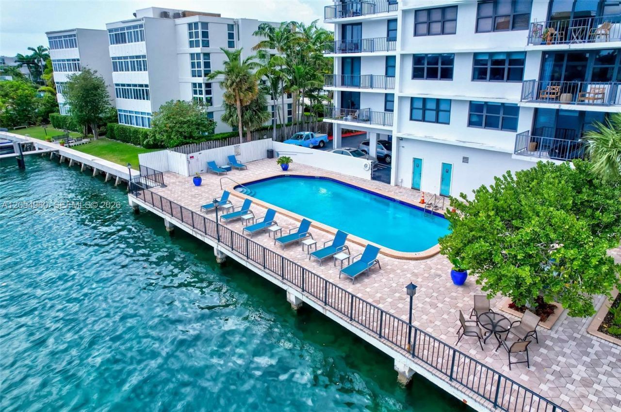 10101 E Bay Harbor Dr , Unit 502, Bay Harbor Islands, FL 33154 Photo