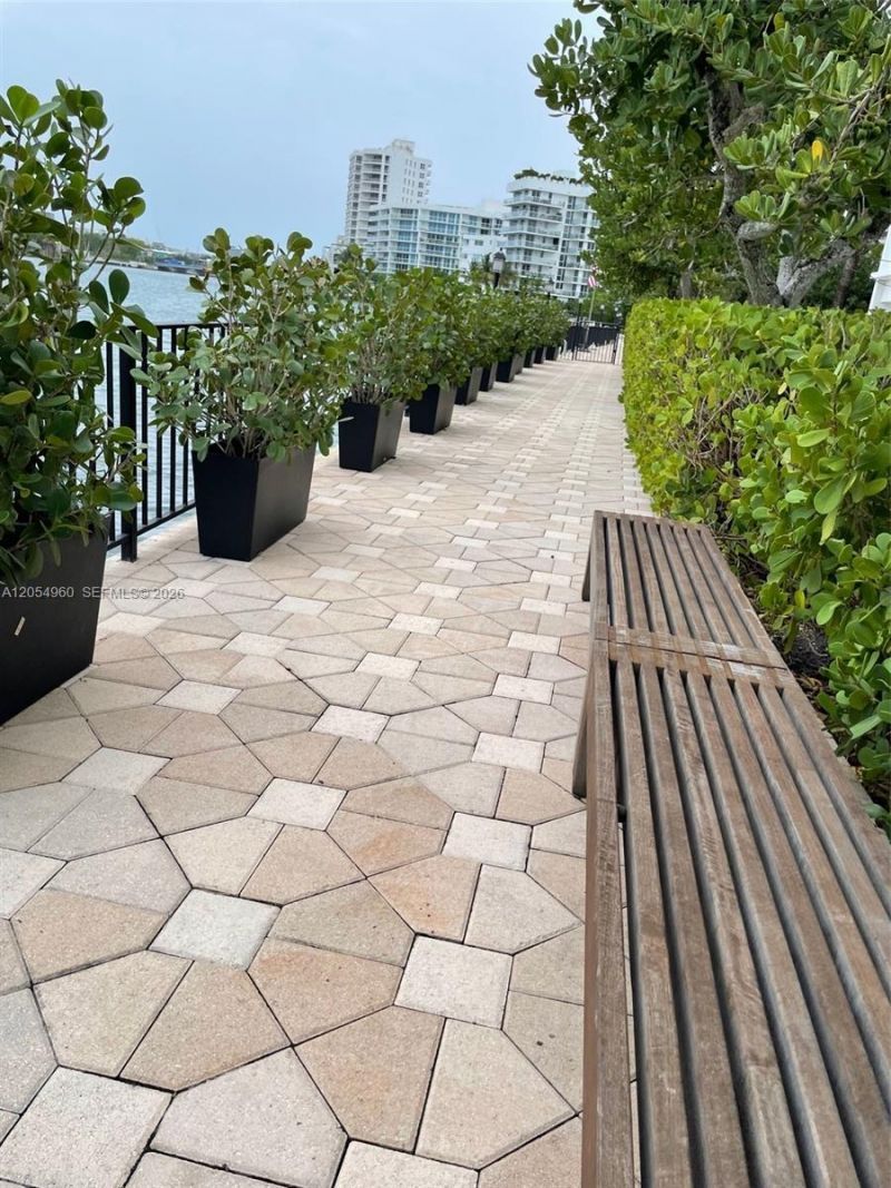 10101 E Bay Harbor Dr , Unit 502, Bay Harbor Islands, FL 33154 Photo