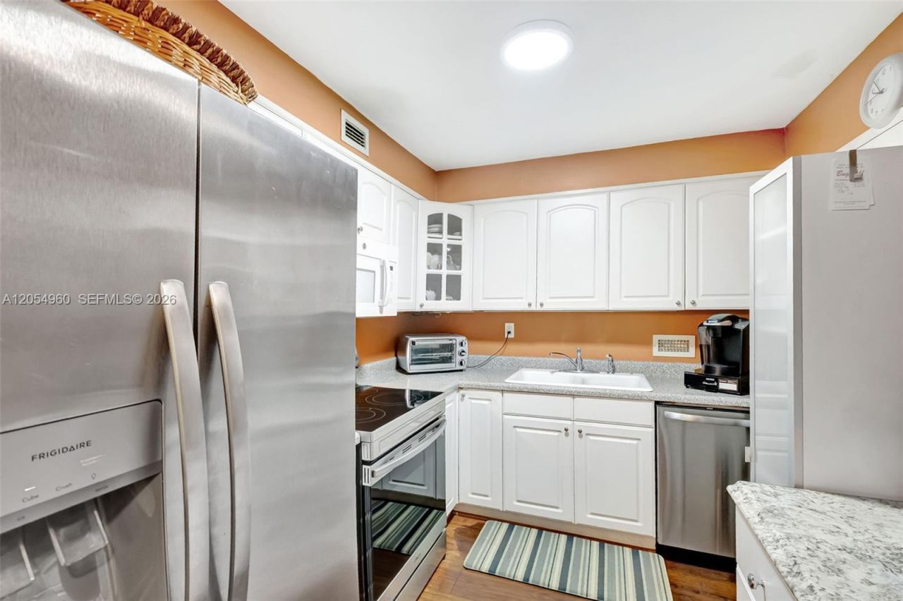 10101 E Bay Harbor Dr , Unit 502, Bay Harbor Islands, FL 33154 Photo