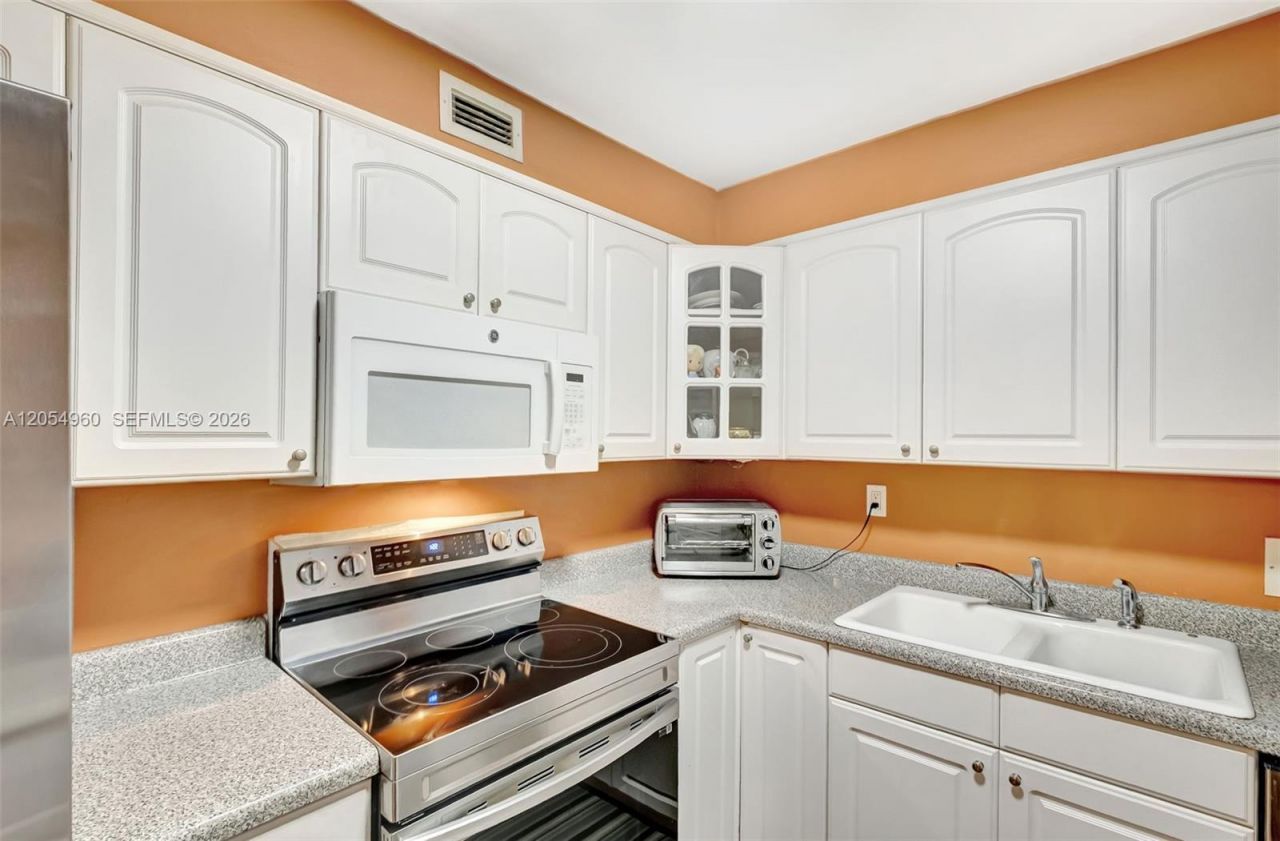 10101 E Bay Harbor Dr , Unit 502, Bay Harbor Islands, FL 33154 Photo