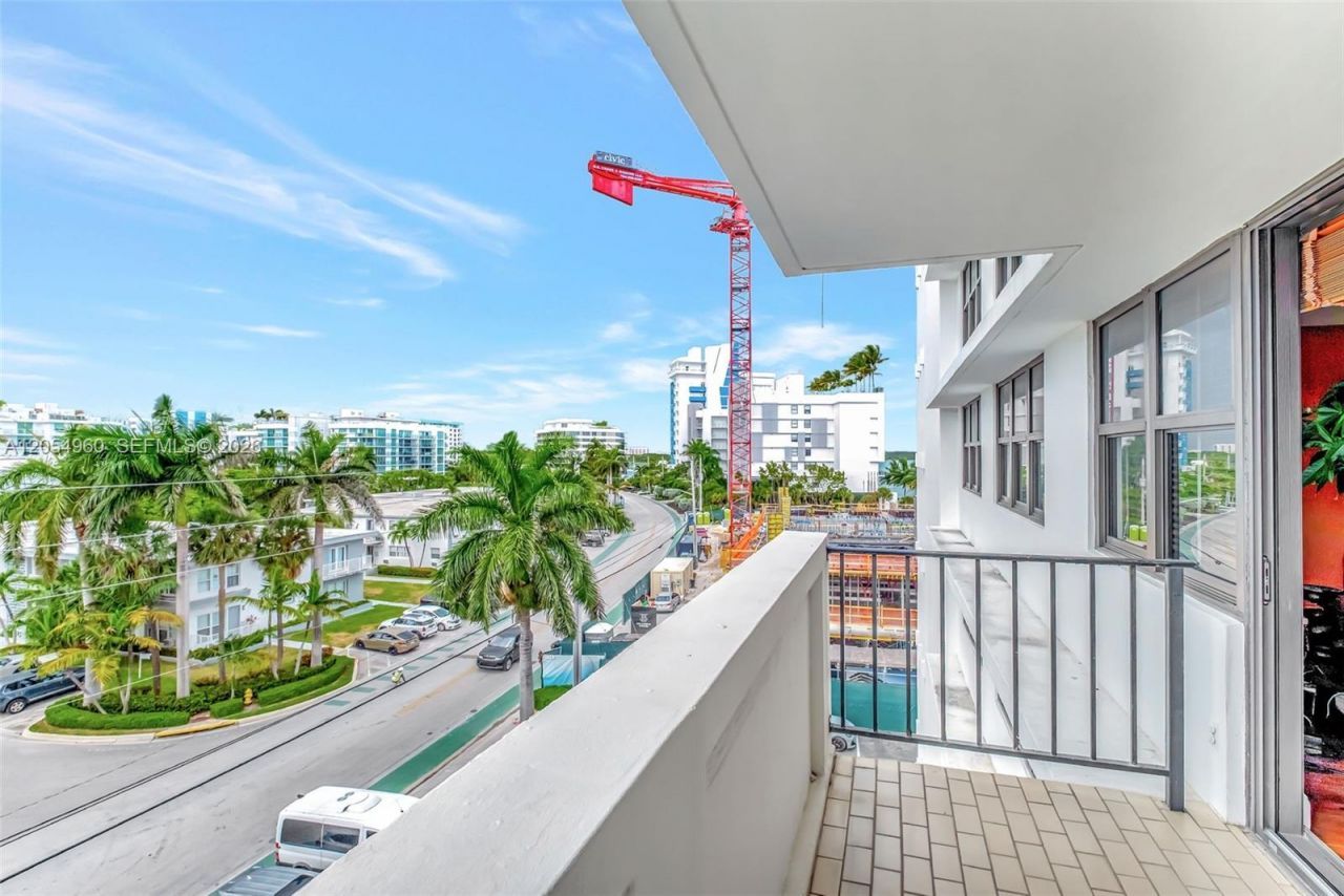 10101 E Bay Harbor Dr , Unit 502, Bay Harbor Islands, FL 33154 Photo
