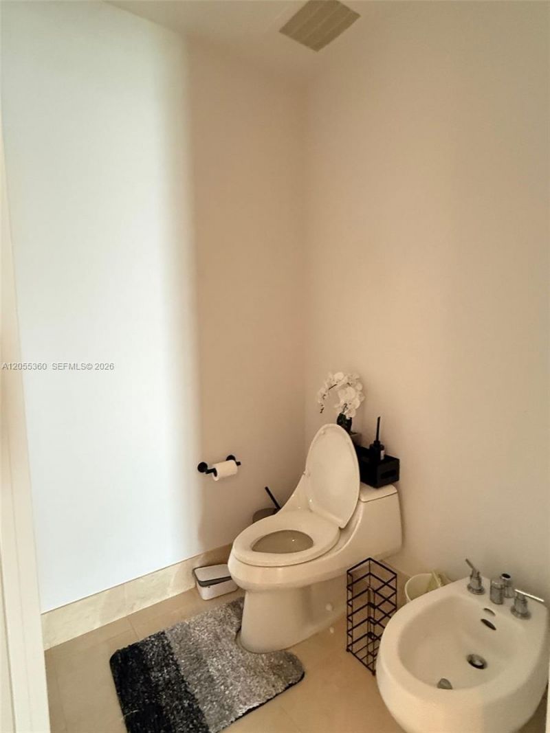 18101 Collins Ave , Unit 1605, Sunny Isles Beach, FL 33160 Photo