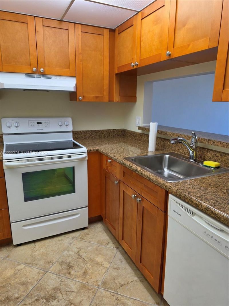 9311 Orange Grove Dr, Unit 408, Davie, FL 33324 Photo