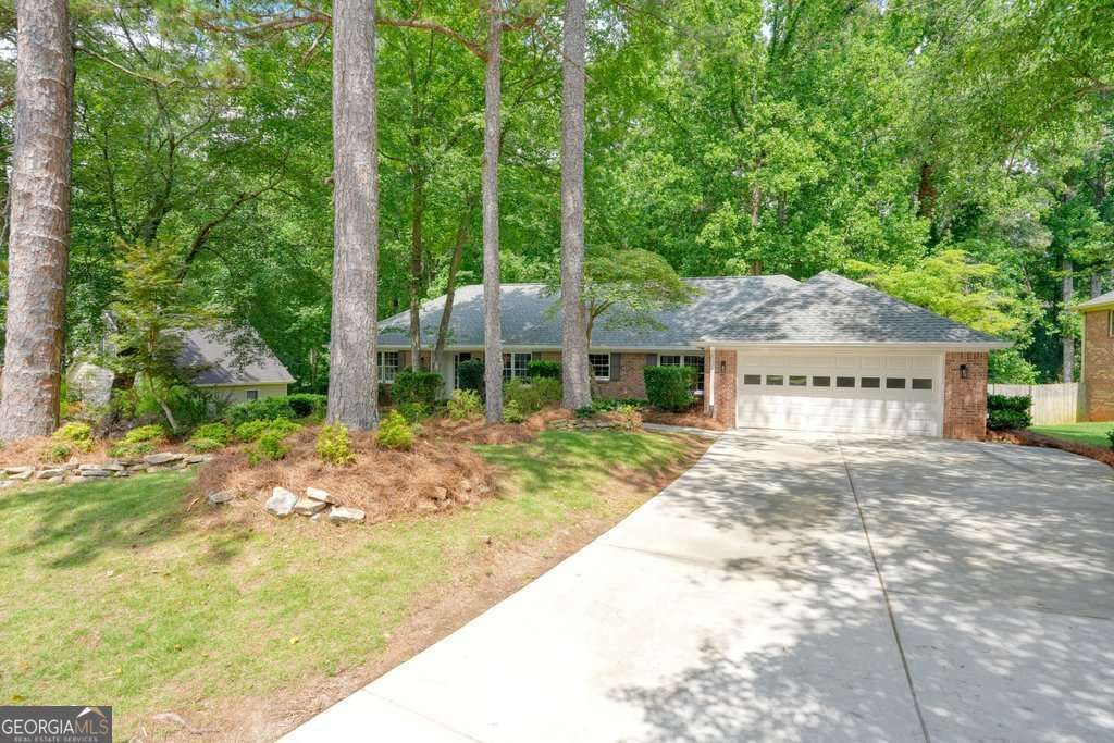 556 Lees Trace Sw, Marietta, GA 30064 Main Photo