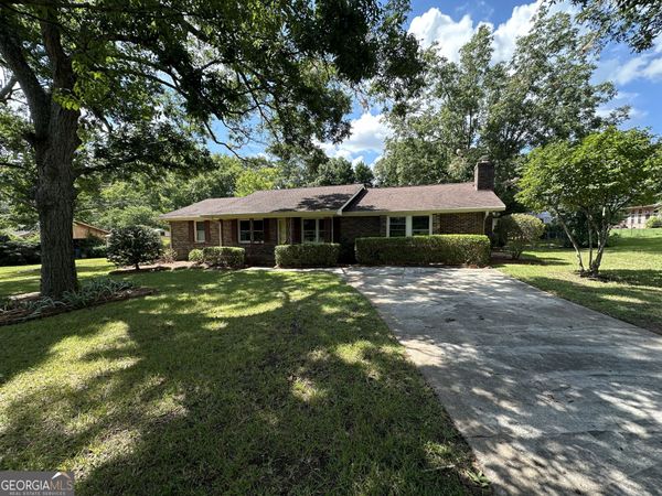 125 Rosewood Drive SE, Milledgeville, GA 31061