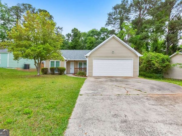 9138 Clubhouse Drive, Riverdale, GA 30274