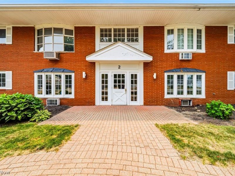 2 Meadowlawn Drive, Unit 5, Mentor, OH 44060 Photo 1