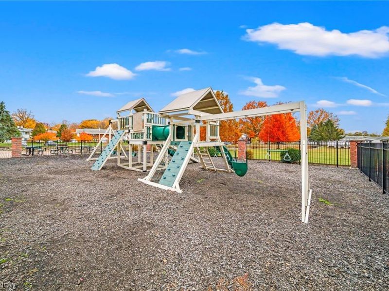2 Meadowlawn Drive, Unit 5, Mentor, OH 44060 Photo 26