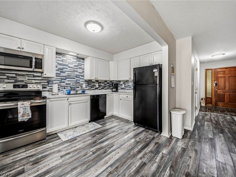 2 Meadowlawn Drive, Unit 5, Mentor, OH 44060 Photo 8