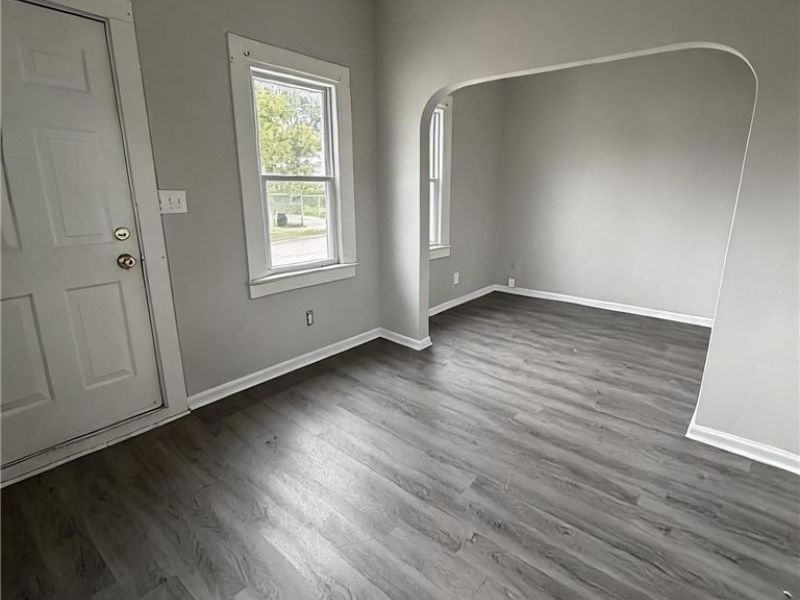 12937 Erwin Avenue, Cleveland, OH 44135 Photo 3